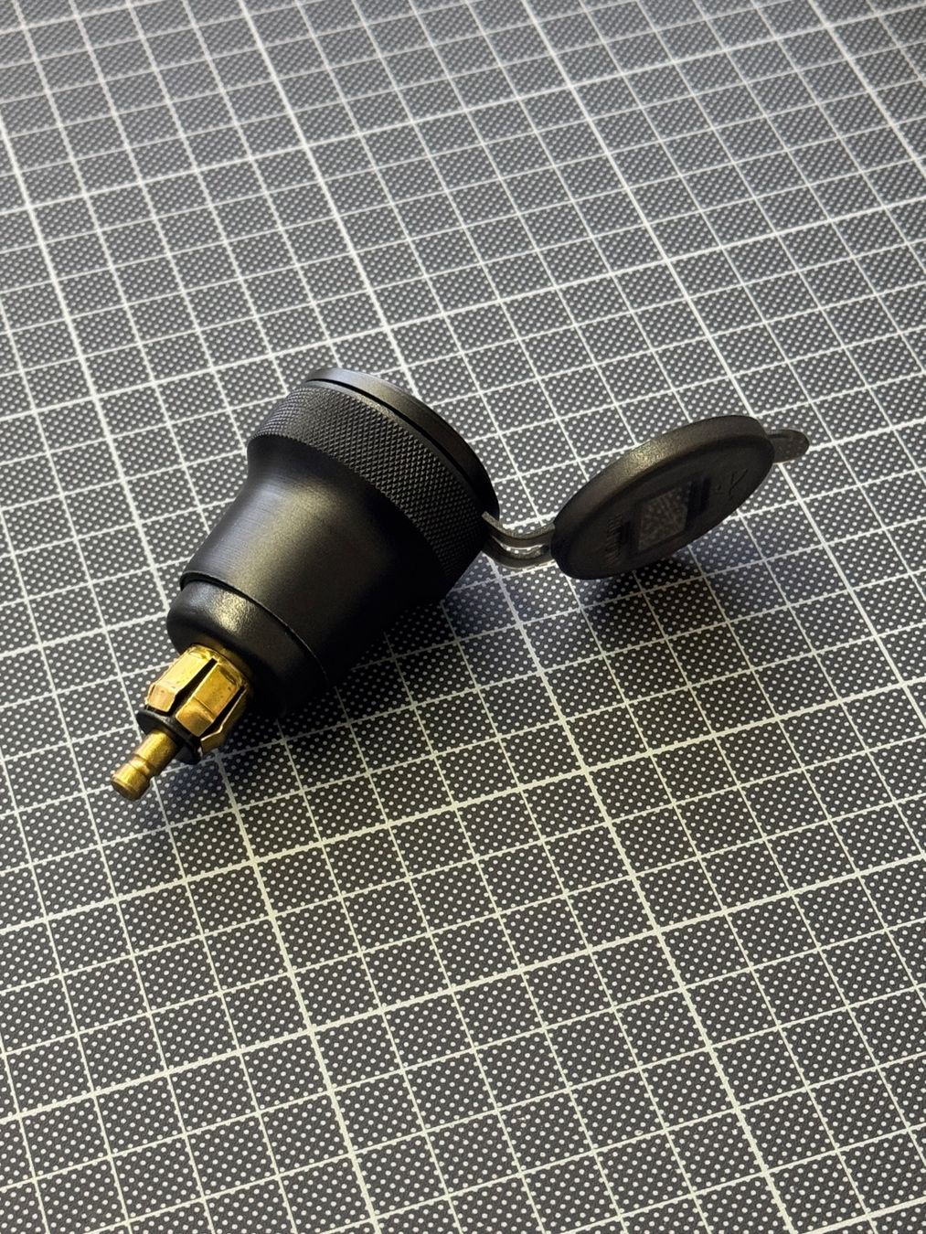 Caricabatterie: 12V Voltmeter Fast Charge Waterproof Hella DIN – Nuovo (secondo la descrizione) da Neuchâtel venduto da art_bqk6 2