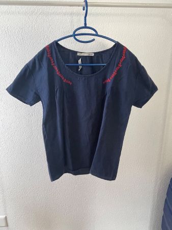 Acoté Shirt blau rote Stickereien made in Portugal 36