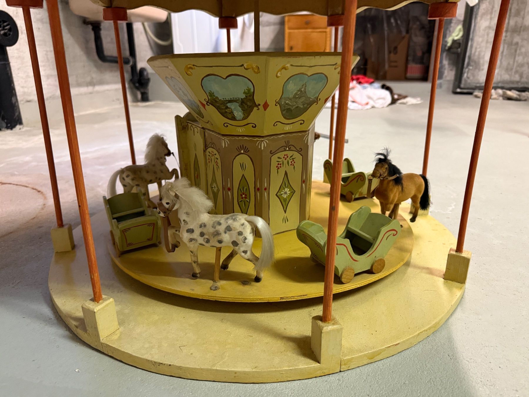 Jouets: altes Karussell – Défectueux à Subingen par ArtBead 1