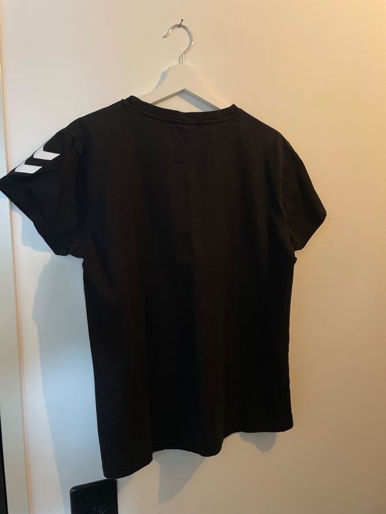 T-shirt: Shirt Hummel – Usato da Arbon venduto da flowerandfound 1