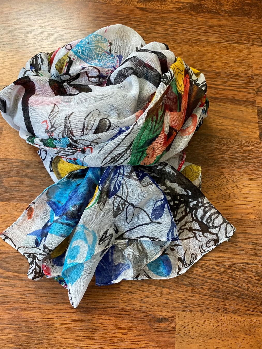 Desigual Foulard & Sciarpe: Wunderschöner Desigual Sommerschal – Usato da Stadel b. Niederglatt venduto da sandart 2