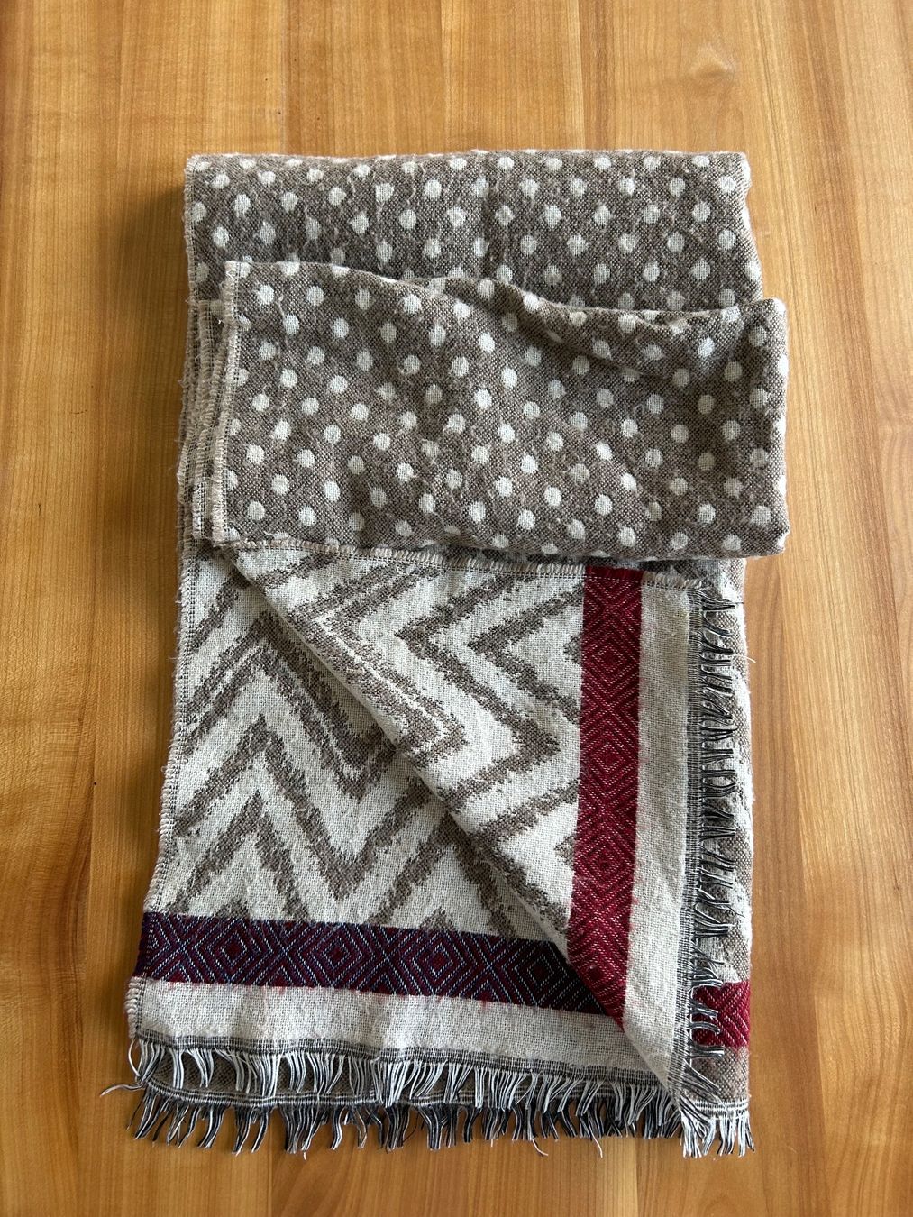 Foulard & Sciarpe: Winterschal braun/beige gemustert – Usato da Schliern b. Köniz venduto da mar_6wsv