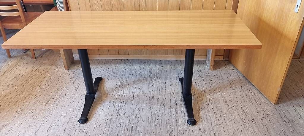 Tavoli: Tisch - ideal für Restaurant, Café oder Privatgebrauch – Usato da Flawil venduto da ramast