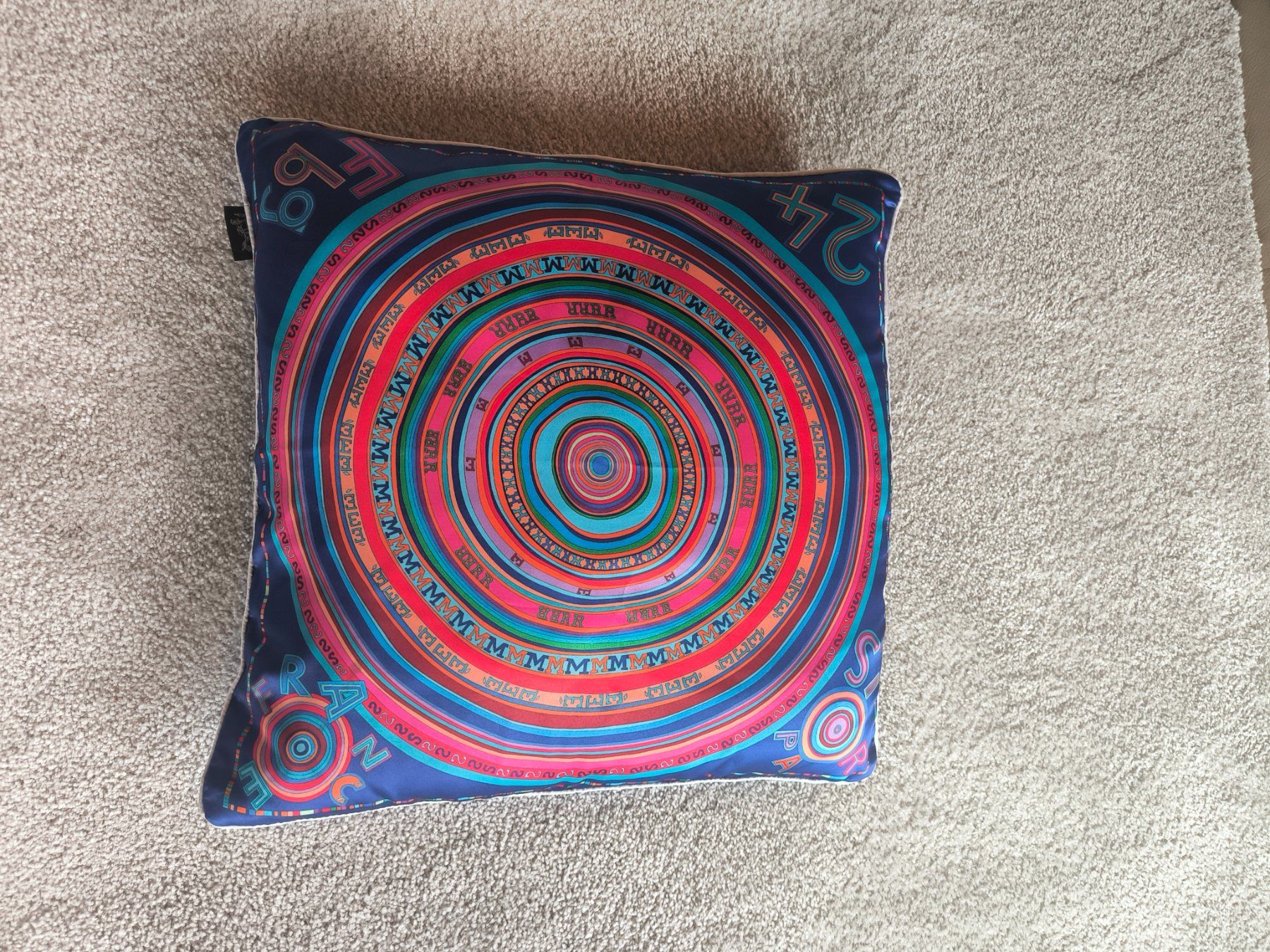 Cuscini: Housse de coussin Hermès – Usato da Zug venduto da LindaManga