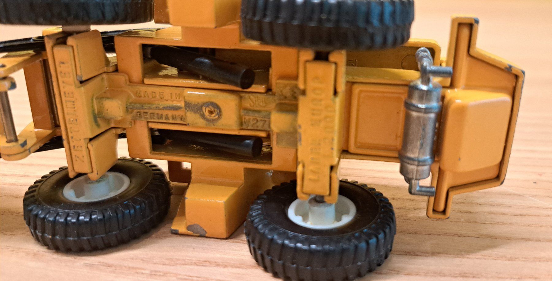 Siku Kit di modellismo & Modellini statici: Zettelmeyer / Siku / V270 / Lader Europ, L2000 – Usato da Dietlikon venduto da kosta.katoglou 8