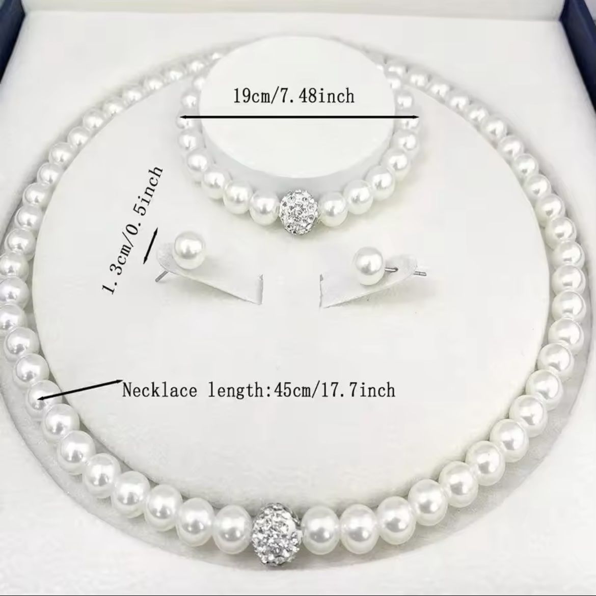 Sonstiger Schmuck: 3-teiliges Schmuckset mit Kunstperlen – Neu und originalverpackt aus St. Gallen von avl_k5my 1