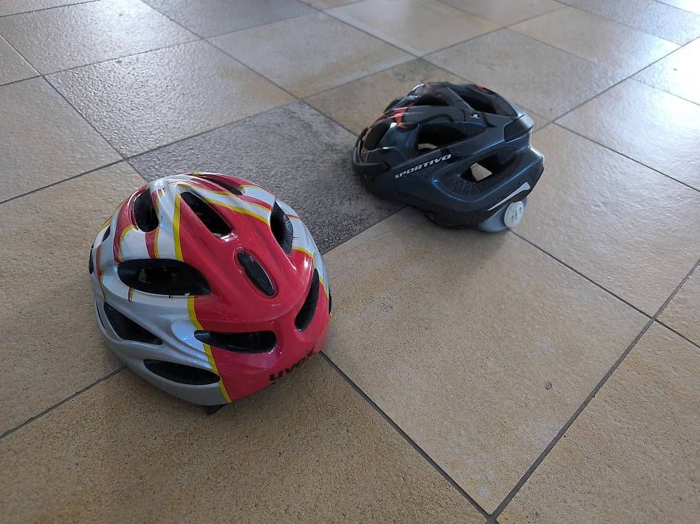 Caschi: 2 Kinder-Velohelme – Usato da Sempach venduto da Outletinoo 2