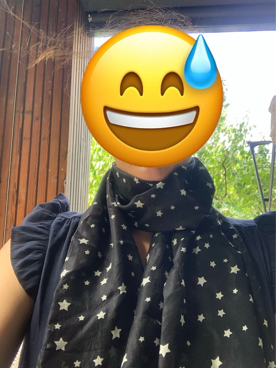 Foulards, Tücher & Schals: Black scarf with white stars pattern – Neu (gemäss Beschreibung) aus Zürich von ama_k88c 1