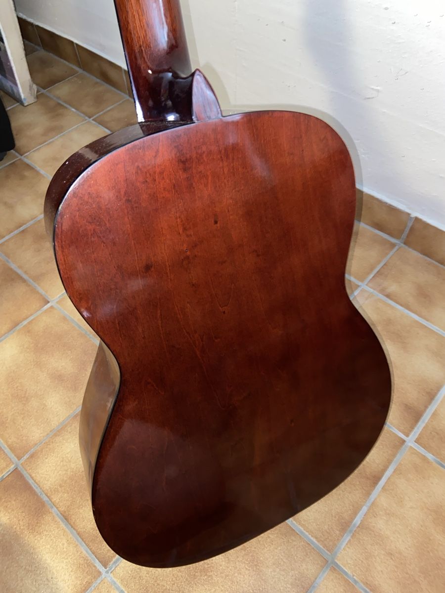 Instruments de musique: Guitare et housse  – D'occasion à Mont-sur-Lausanne par lau_2775 5
