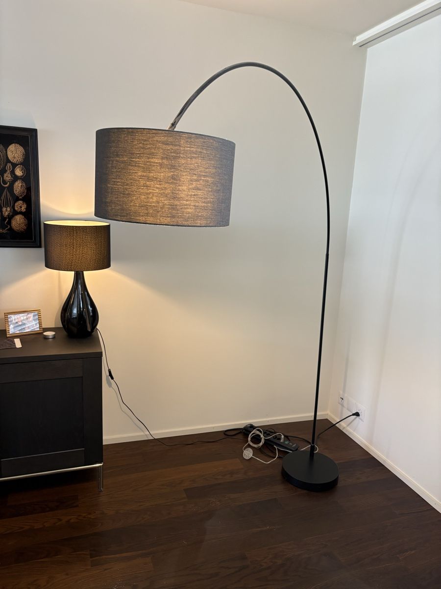 Lampade: Bogenleuchte in schwarz – Usato da Zürich venduto da seb_8rsb