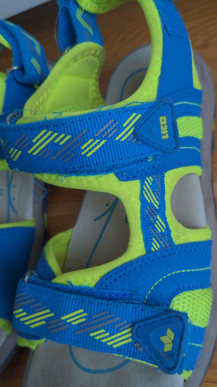 Scarpe per ragazzi: Sandalen für Kinder Gr. 35 – Usato da Sutz venduto da Rawypp 2