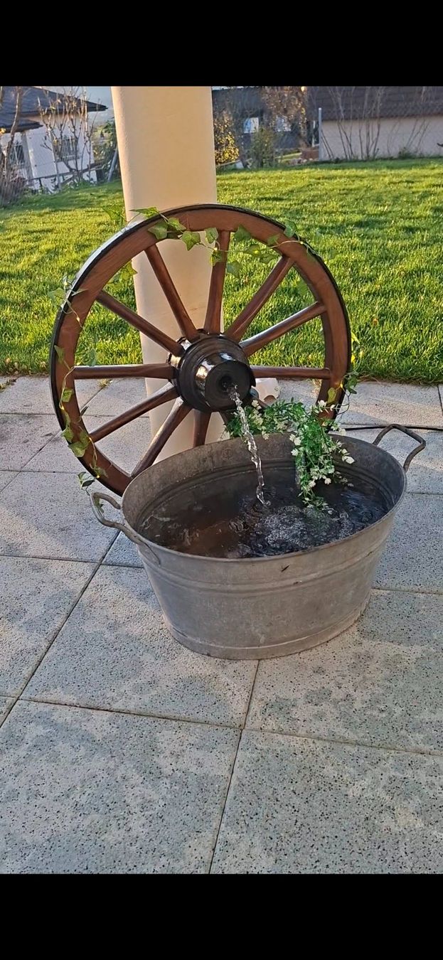Stagni & Fontane ornamentali: Roue fontaine – Usato da Vicques venduto da Laffaire11 1