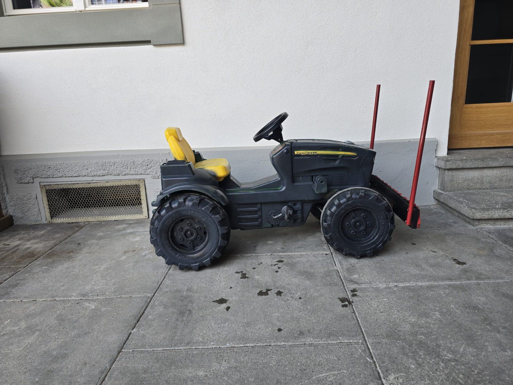 John Deere Veicoli per bambini: John Deere Kinder Trettraktor – Usato da Detligen venduto da habr 1
