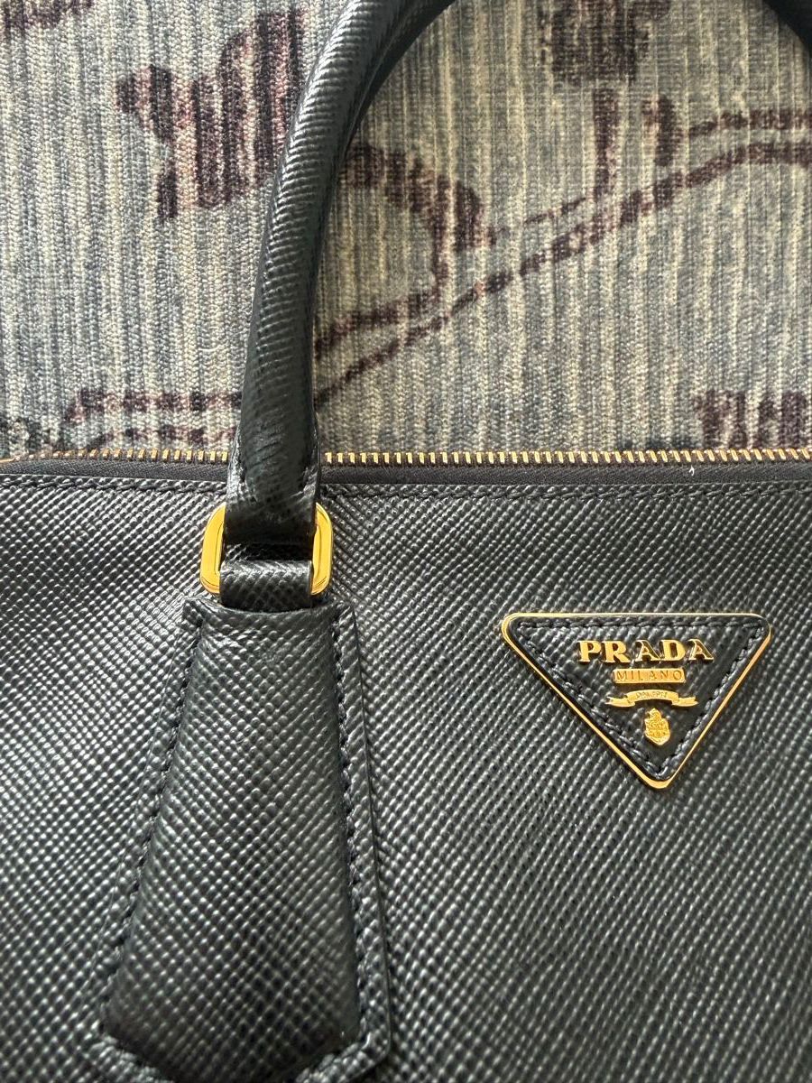 Prada Taschen für Damen: Prada Saffiano Bag Black – Gebraucht aus Oberägeri von FAD91 2