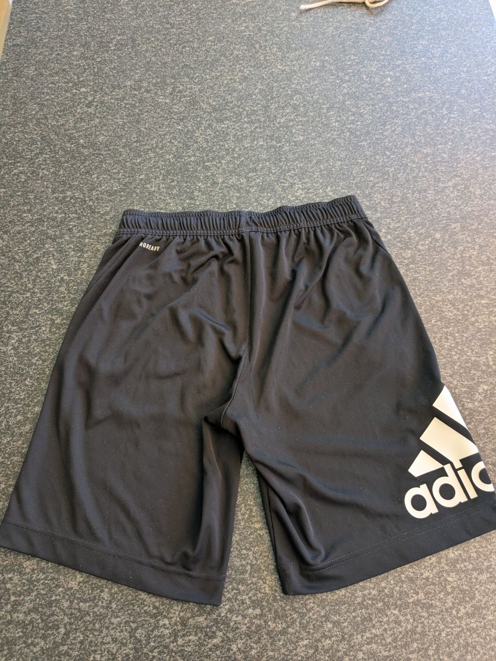 Adidas Hosen: ADIDAS Shorts Unisex Grösse 152 – Gebraucht aus Winterthur von juve1972 1