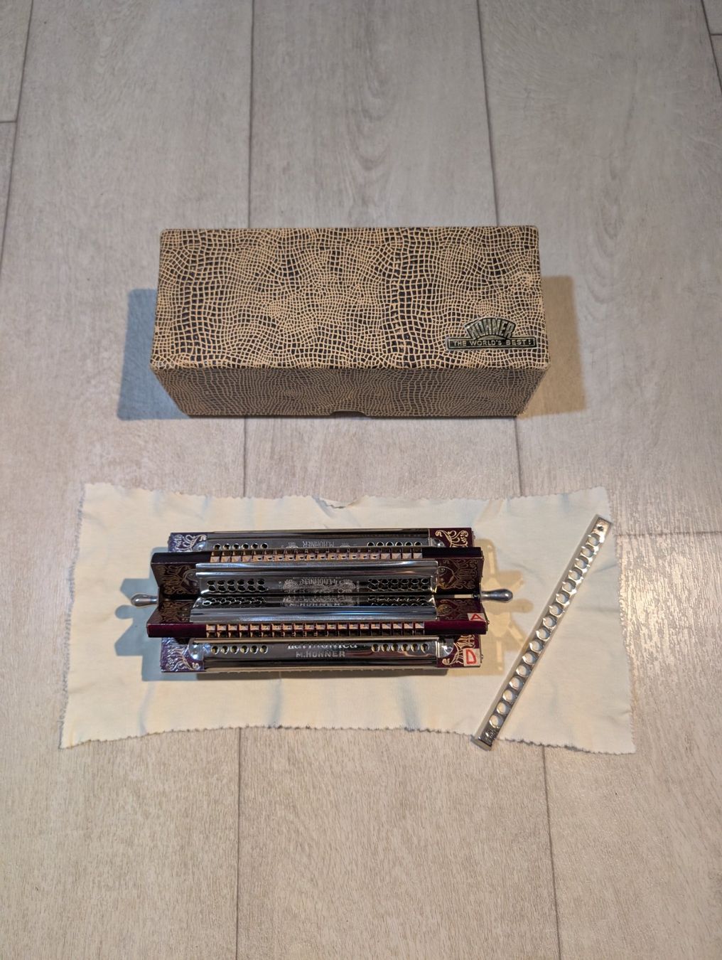 Hohner Musikinstrumente: Harmonica Hohner Sextet trémolo comme neuve – Gebraucht aus Versoix von Ginger_Bread 2