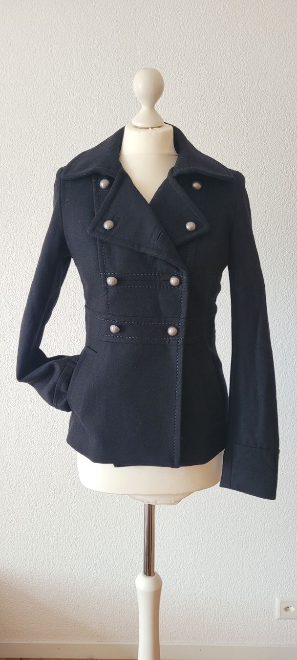 H&M Cappotti: schicker warmer Kurzmantel – Usato da Herisau venduto da Yyyoga 1