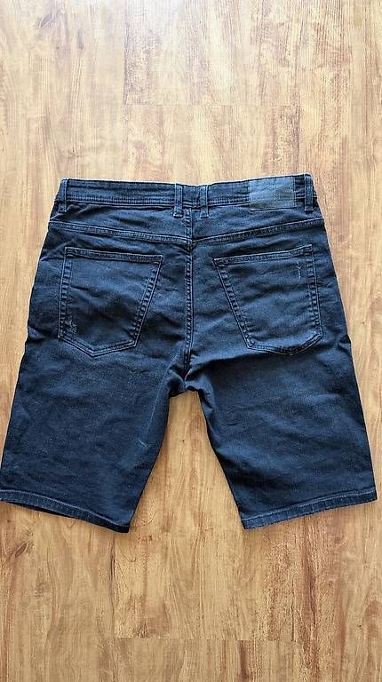 Pantaloni: Jack & Jones Shorts Gr. L – Usato da Veltheim AG venduto da KimiSinger 1