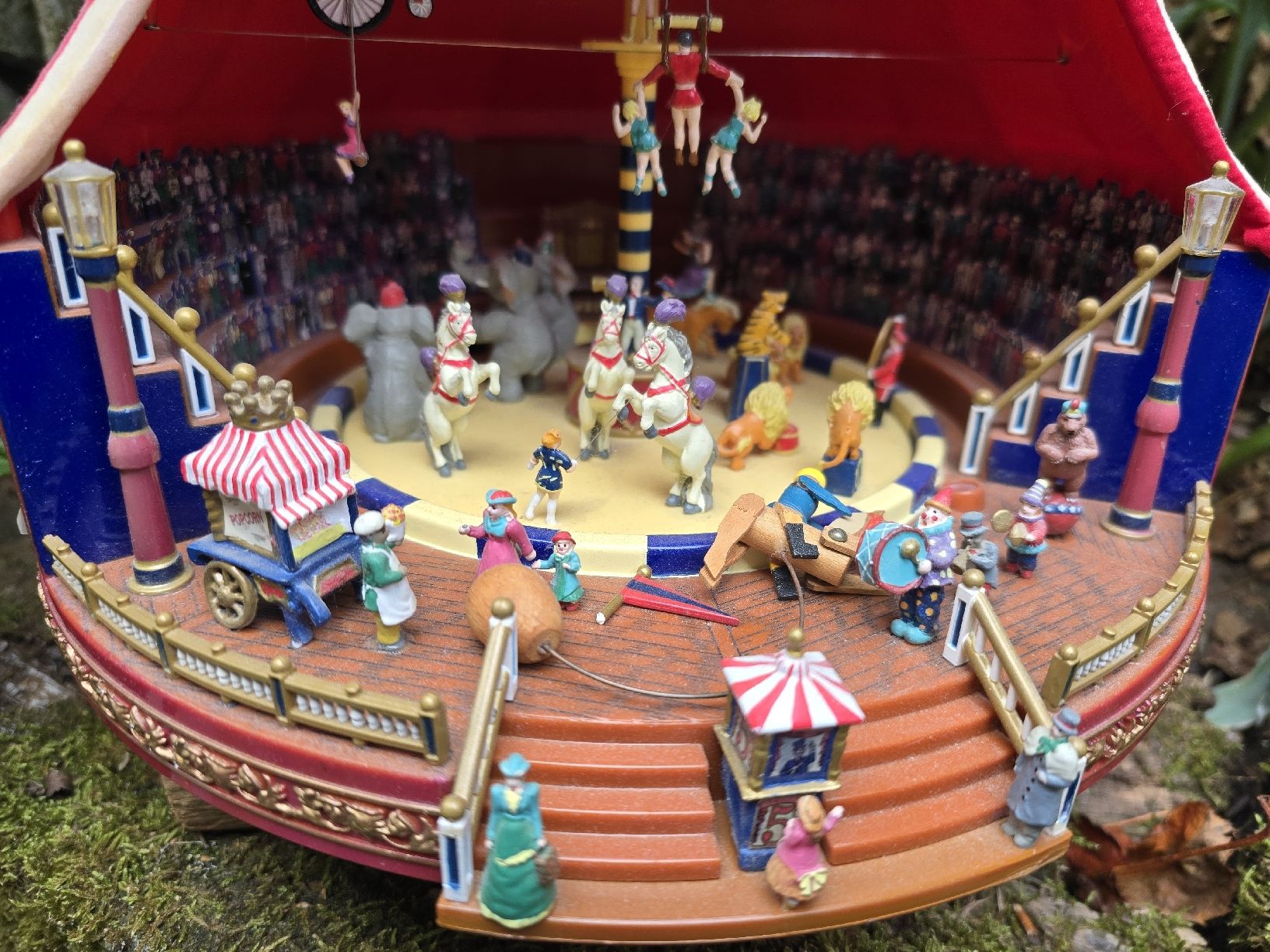 Spielzeuge: Miniatur CIRCUS mit Licht u.Musik – Gebraucht aus Walkringen von Vanuca 2