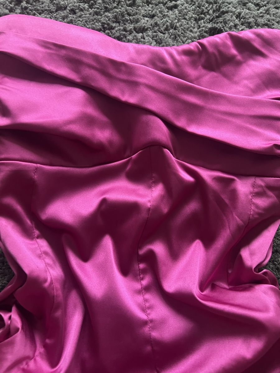 Kleider: Wunderschönes Cocktailkleid mit perfekter Passform – Neu (gemäss Beschreibung) aus Effretikon von Briga.S. 1