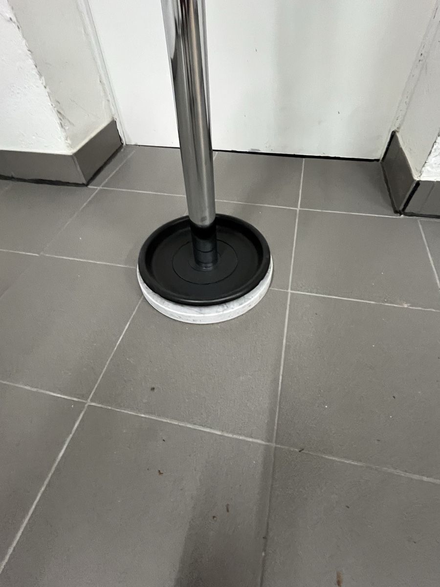Sonstige Dekorationen & Accessoires: Kleider Ständer mit Schirmständer funktion – Gebraucht aus Neerach von fuz_8d7l 1