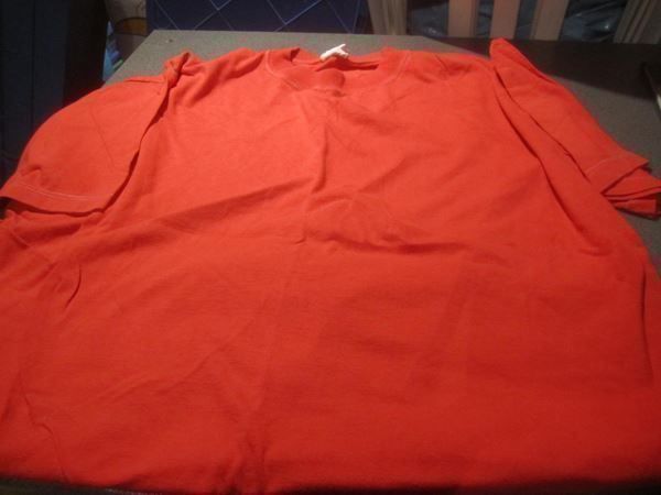 T-shirt: T-Shirt Grösse M, rot – Usato da Zürich venduto da Motzkuh