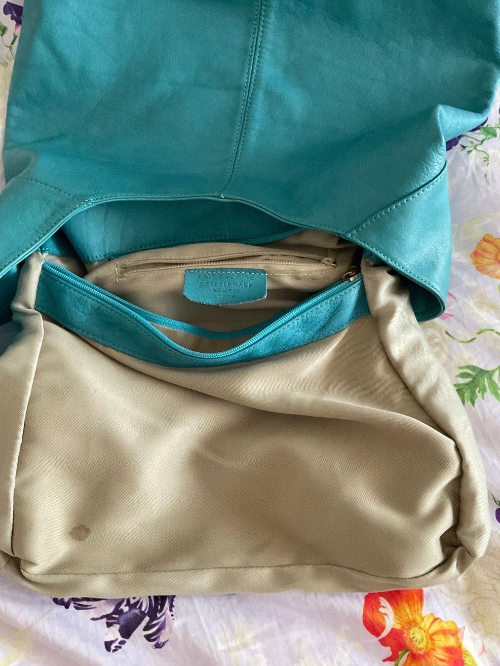 Sacs femmes: Echtes Leder Tasche Beuteltasche Türkis – D'occasion à Urdorf par alda02 8