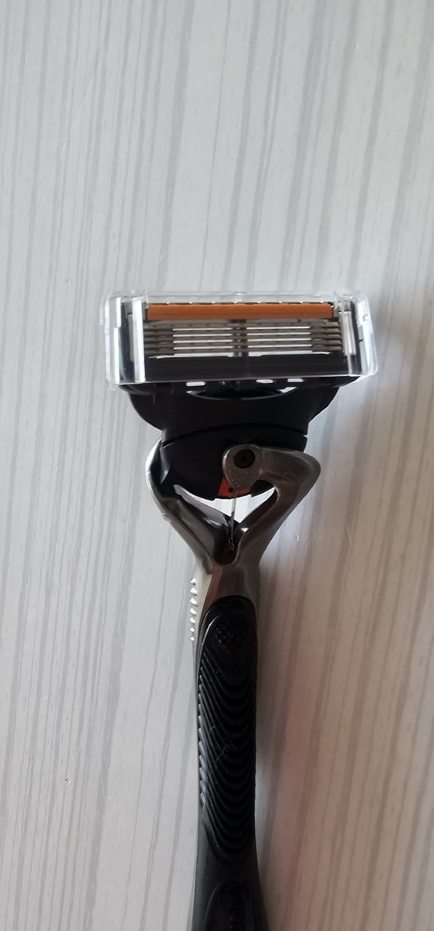 Gillette Rasoi & Lamette da barba: Gillette Fusion Pro Glide – Nuovo (secondo la descrizione) da Cham venduto da WFRRichter 1