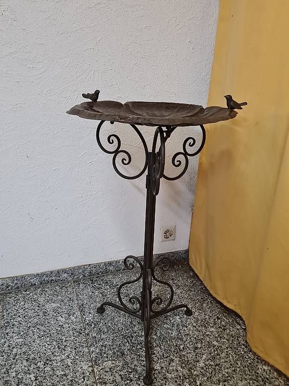 Vogelhäuser: Vogelbrunnen – Neu und originalverpackt aus Kriens von LotusOase 1
