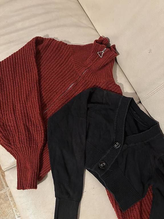 Pullover & Sweatshirts: 2x Jäggli S-M – Gebraucht aus Interlaken von noe_v887