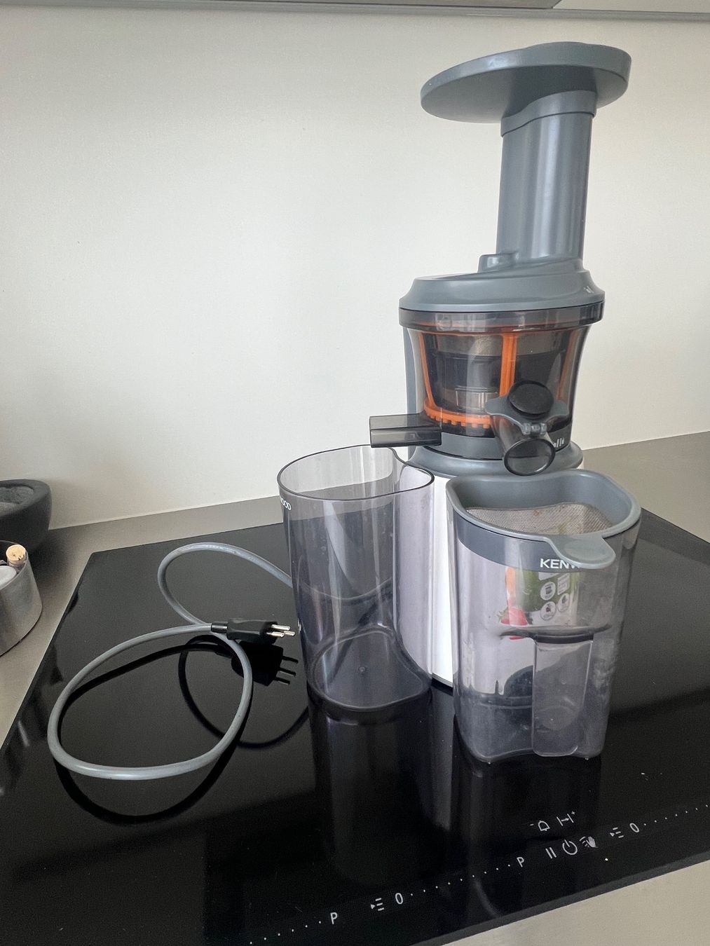 Kenwood Elettrodomestici da cucina: Juicer Kenwood JMP600W – Usato da Luzern venduto da dosugu