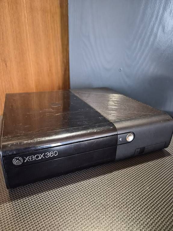 Microsoft Console: Xbox 360 Slim in Schwarz – Usato da Berg TG venduto da pas_mft2 1