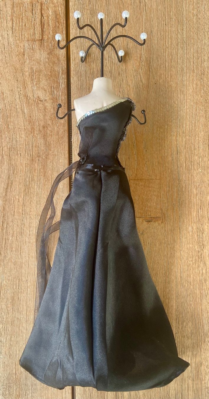 Portagioie: Schmuck Ständer – Usato da Widnau venduto da Imani 1