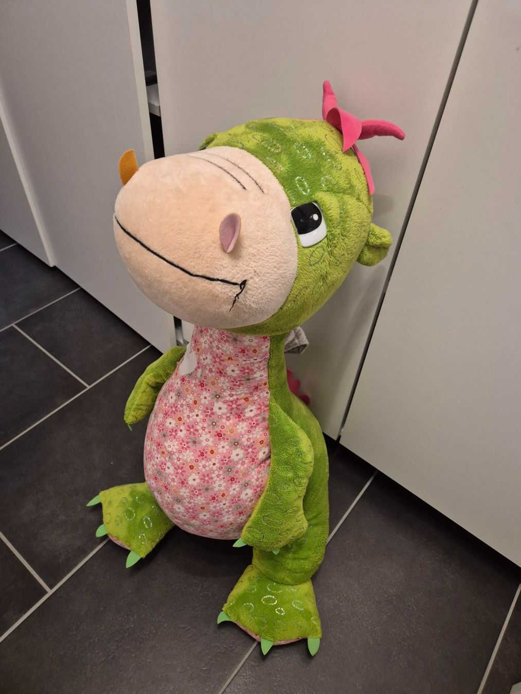 Figuren: süsser Plüschdrache 70cm – Gebraucht aus Möriken AG von rog_wwk9 1