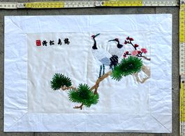Japanisches oder Chinesisches Stickereibild mit Kranichen