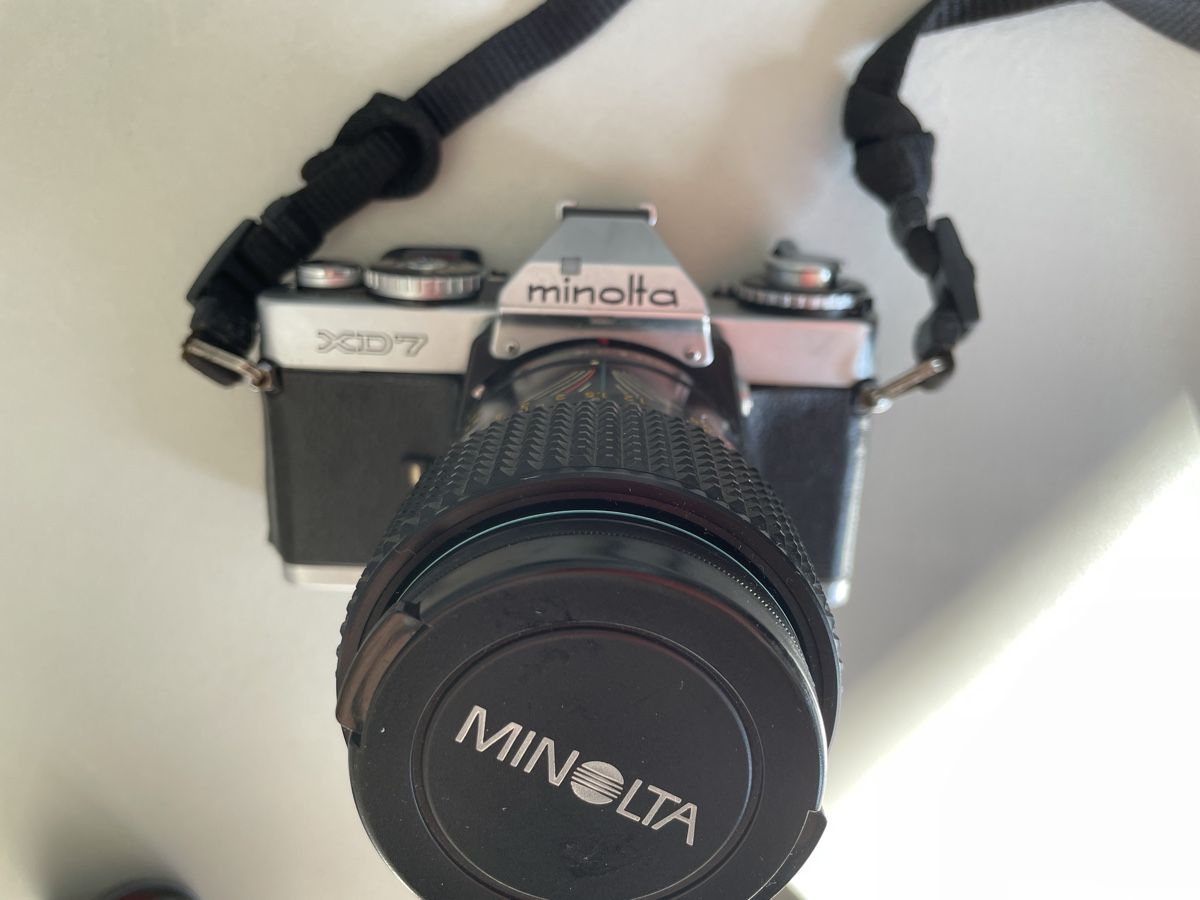 Minolta Fotocamera: Minolta XD7 mit Zubehör  – Usato da Uerikon venduto da Sailfd