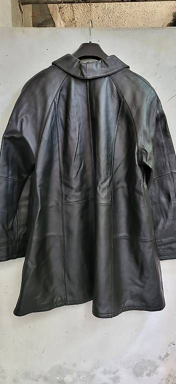 Vestes: Lederjacke Vintage schwarz Gr. 42 – D'occasion à Basel par kri_wd99 1