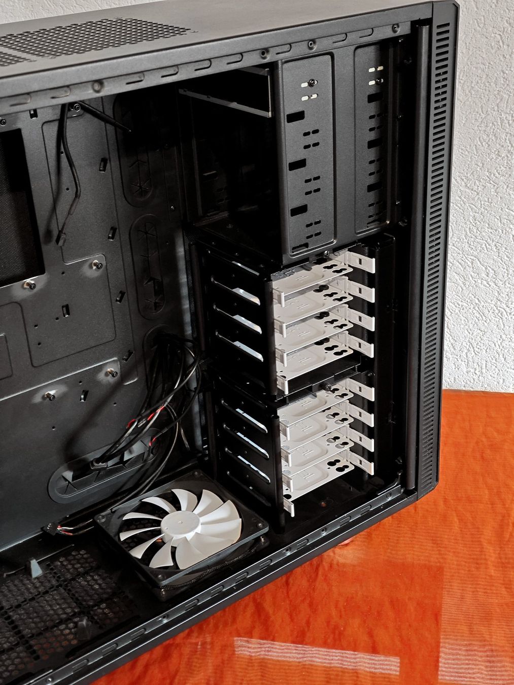 Fractal Custodie: Fractal Design Define XL R2 mit 6 Lüfter – Usato da Künten venduto da zarroun 3