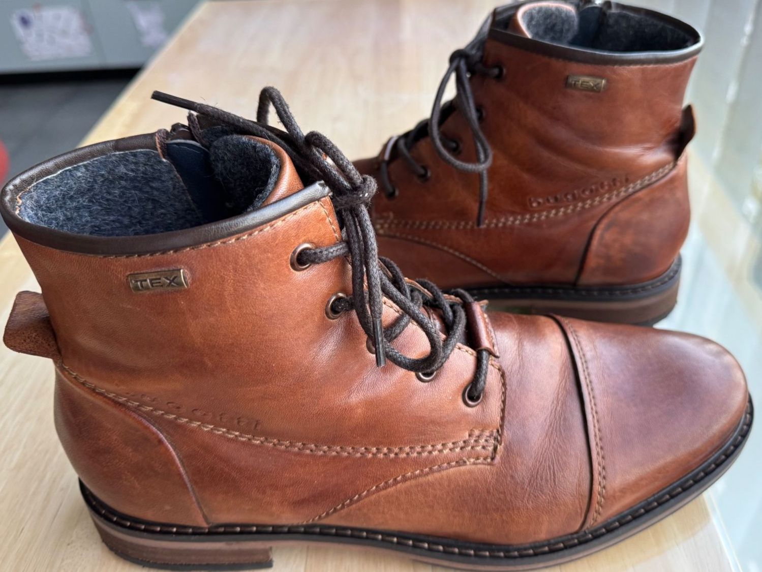 Bugatti Scarpe da uomo: Bugatti Boots in der Farbe Cognac Grösse 43 - NP Sfr. 159.- – Nuovo (secondo la descrizione) da Zürich venduto da Amaretto_zh 2