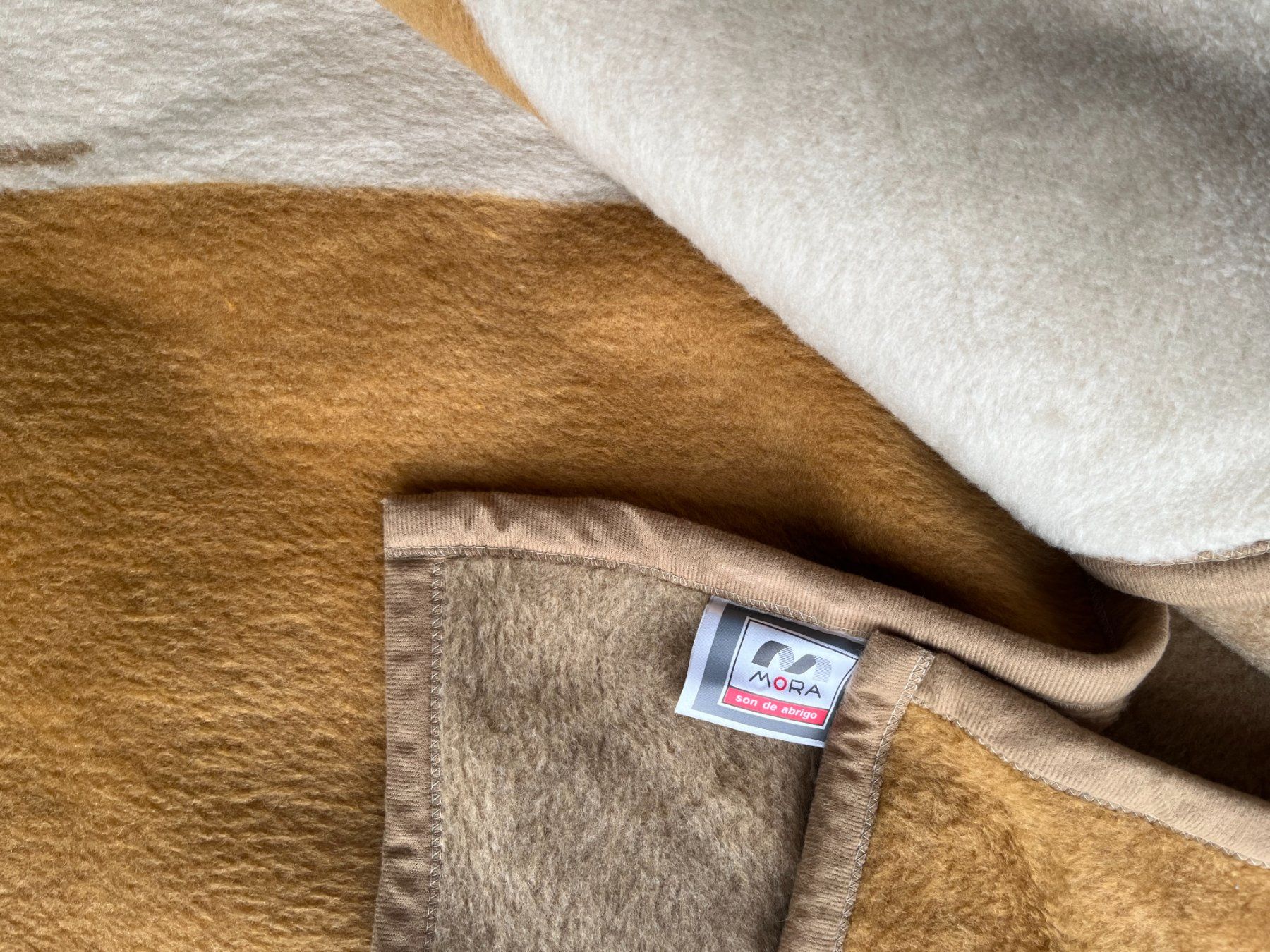 Coperte: Decke Überwurfdecke von MORA (Spanien), neu ungebraucht – Nuovo e nell'imballaggio originale da Zürich venduto da Paracel01 2
