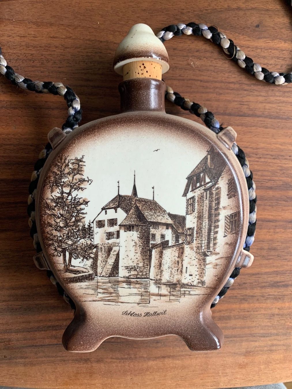 Altro: Schnapsflasche Schloss Hallwil – Usato da Opfikon venduto da BananaGio01