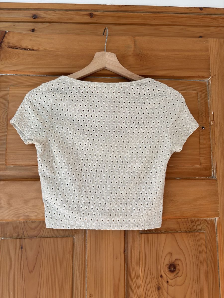 H&M Top: H&M Crop Top mit Lochmuster, Grösse S – Usato da Frauenfeld venduto da lin_77m9 1