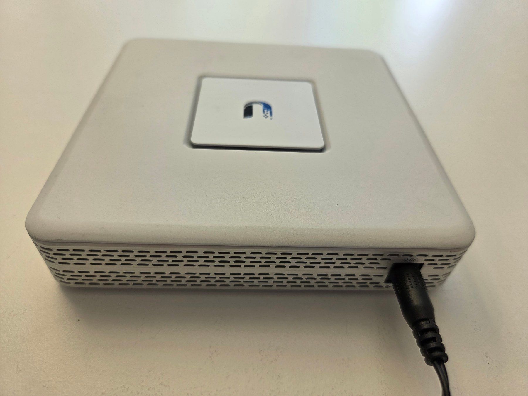 Firewall: UniFi Security Gateway USG – Usato da Bern venduto da Skiddoo 2