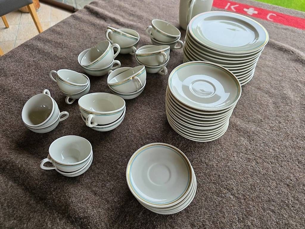 Set di piatti: Kaffee - Dessert - Service " Langenthaler "  – Usato da Schwarzenegg venduto da Stakro 3