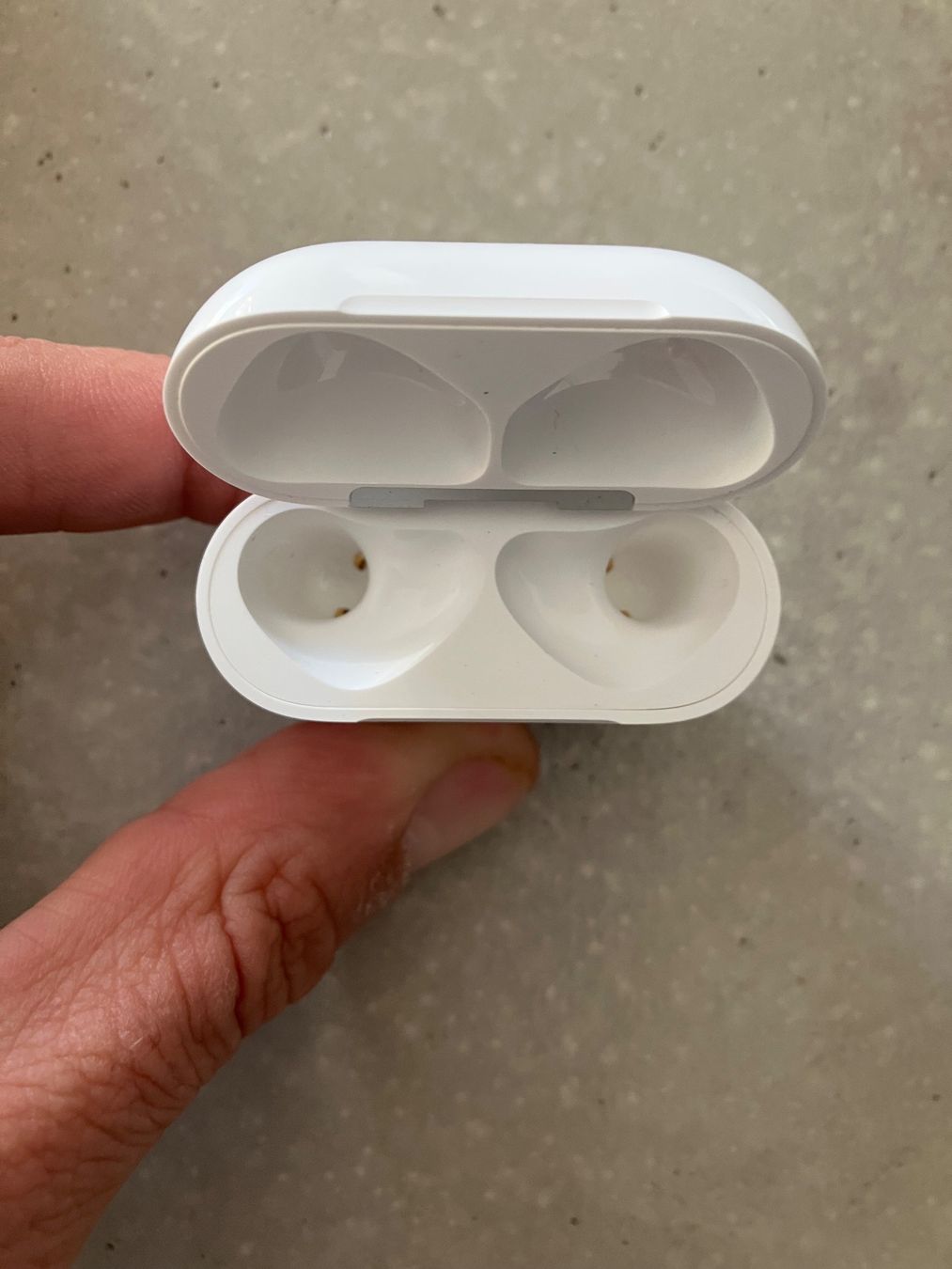 Apple Casques audio: APPLE Air Pods 4 – D'occasion à Lausanne par mr.v 3