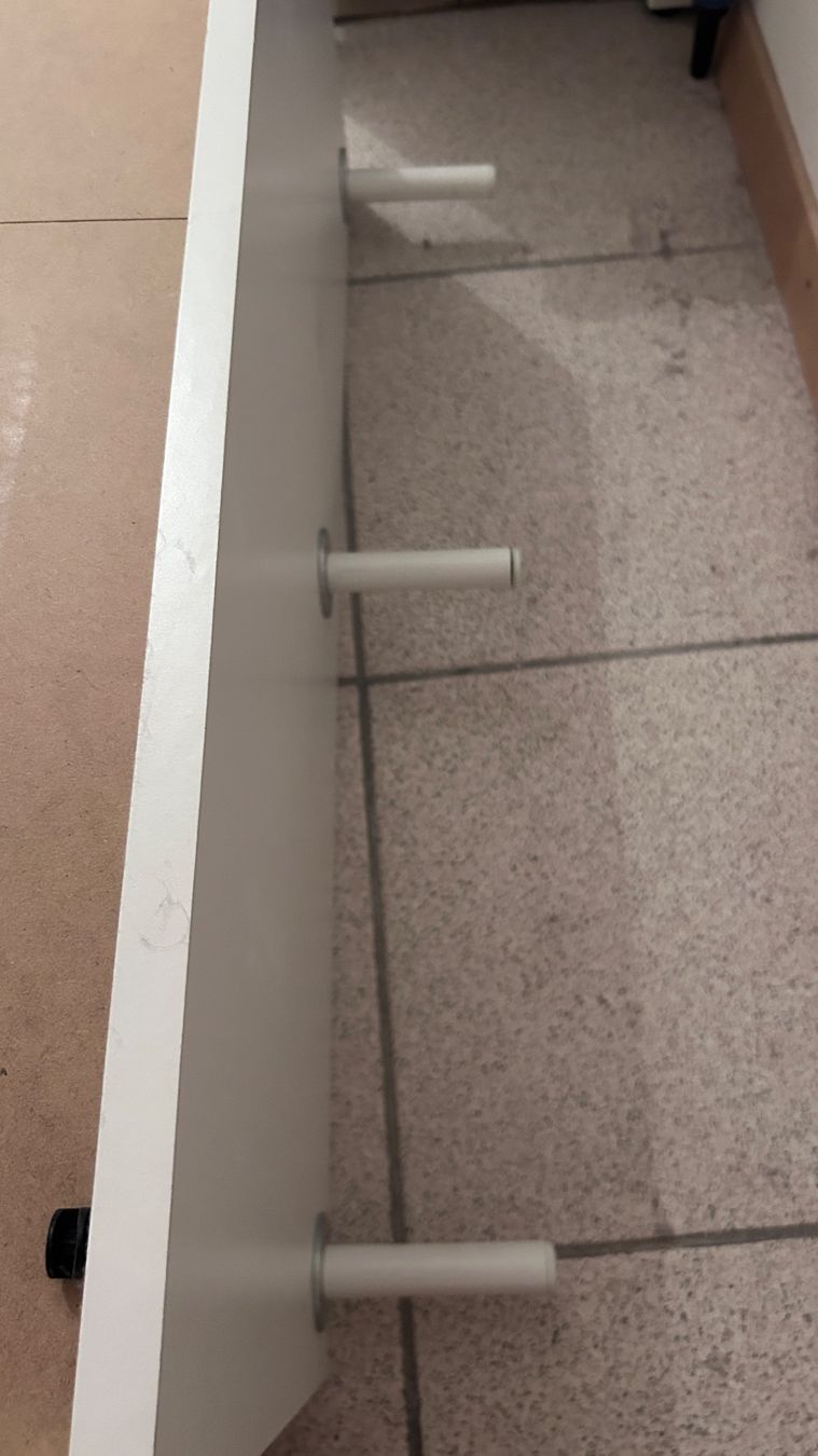 Ikea Armoires: White Sliding Door Shoes cabinet/storage – D'occasion à Genève par Noemie.wrmsi 4