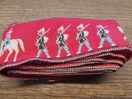Stoffband Motiv Soldaten rot Vintage