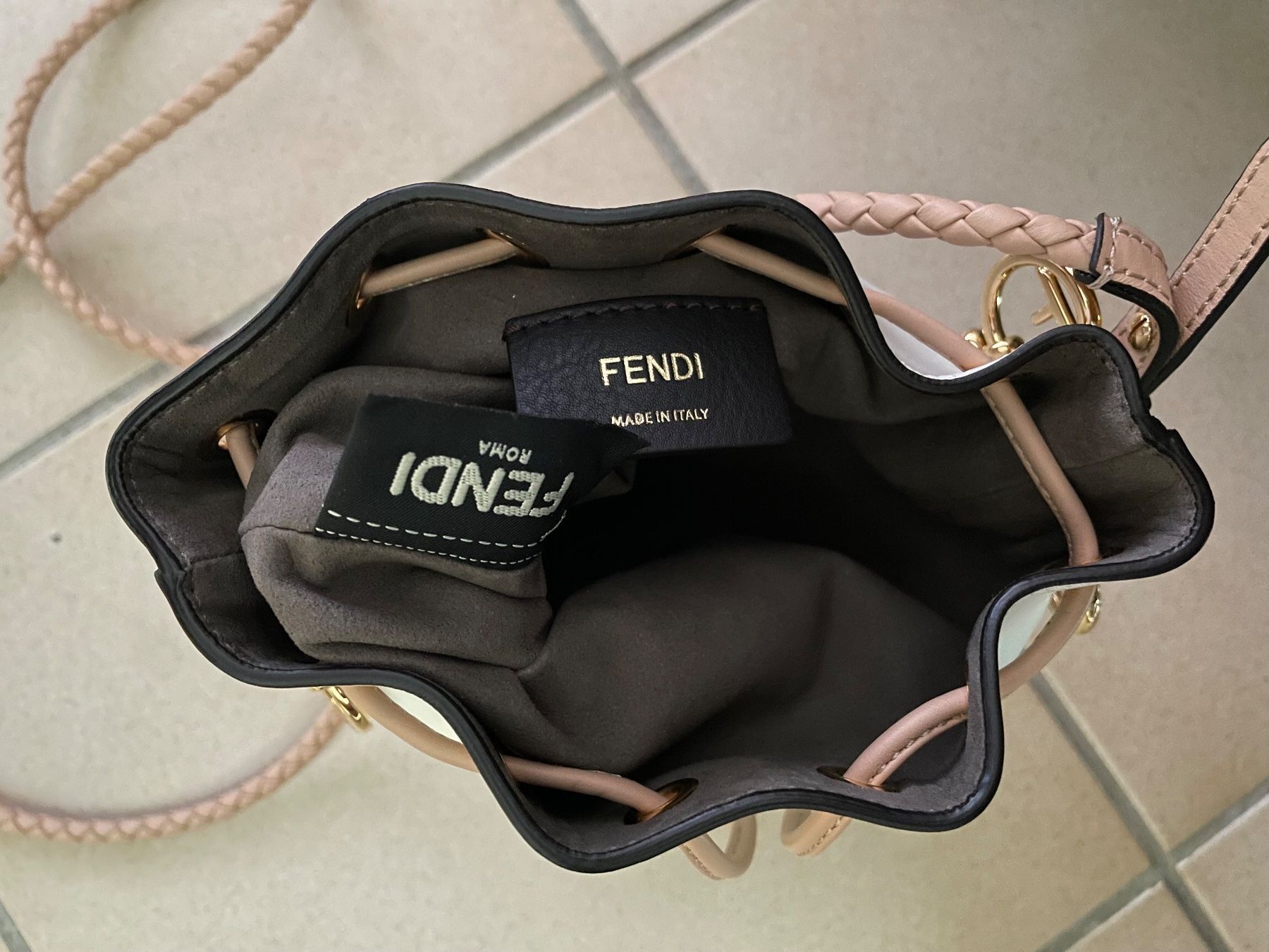 Fendi Borse da donna: Fendi - Mon Trésor Bucket Bag mini – Nuovo (secondo la descrizione) da Nyon venduto da Alex017 9