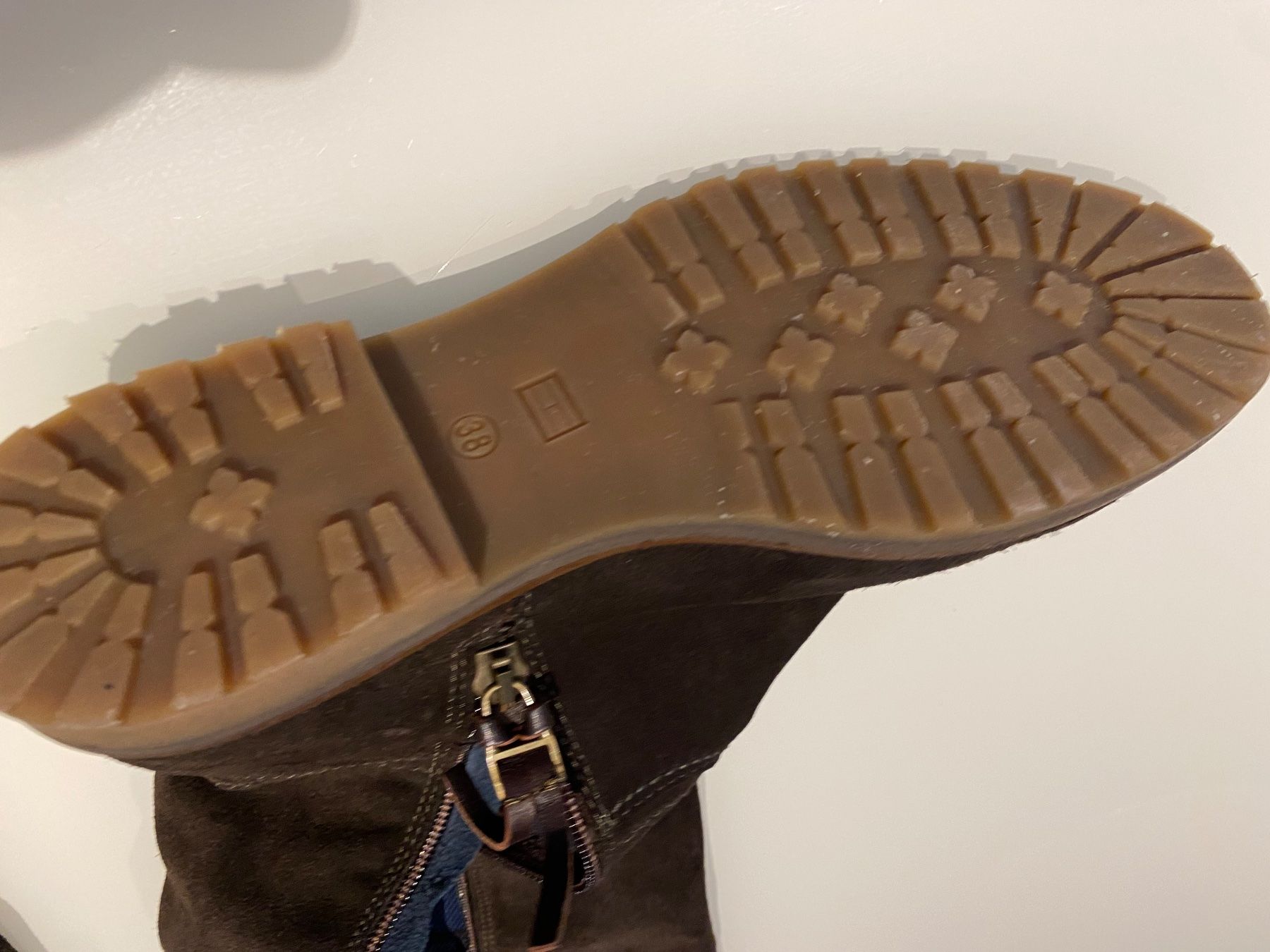 Tommy Hilfiger Scarpe da donna: Tommy hilfiger stiefel gr 38 – Usato da Widnau venduto da RetoW01 6