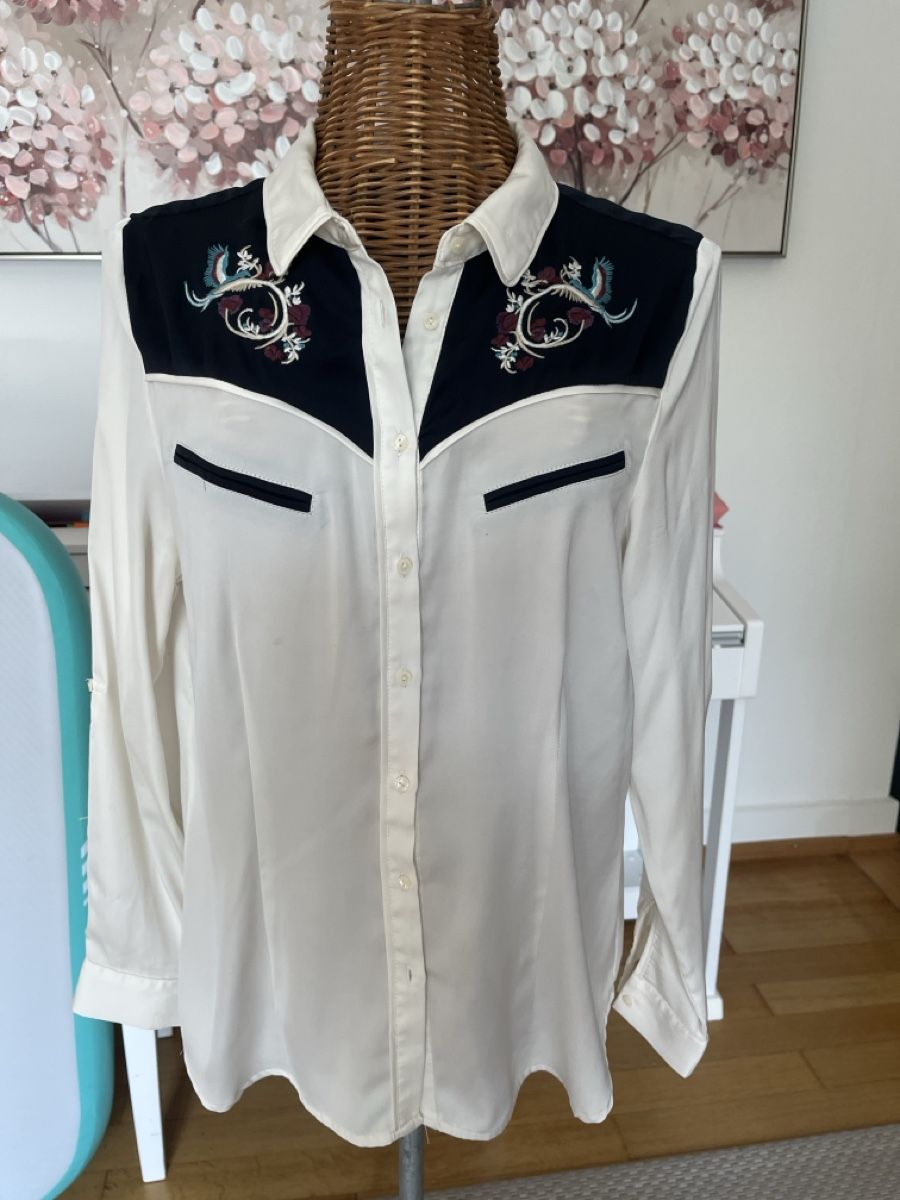 Chemisiers: Bluse AP, weiss mit Stickereien, 40 – D'occasion à Solothurn par Bobesch08